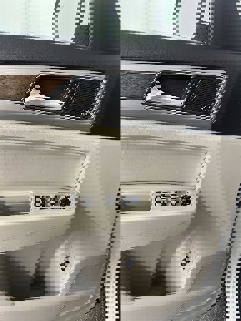 Used 2019 Volkswagen Atlas SEL Premium image 10