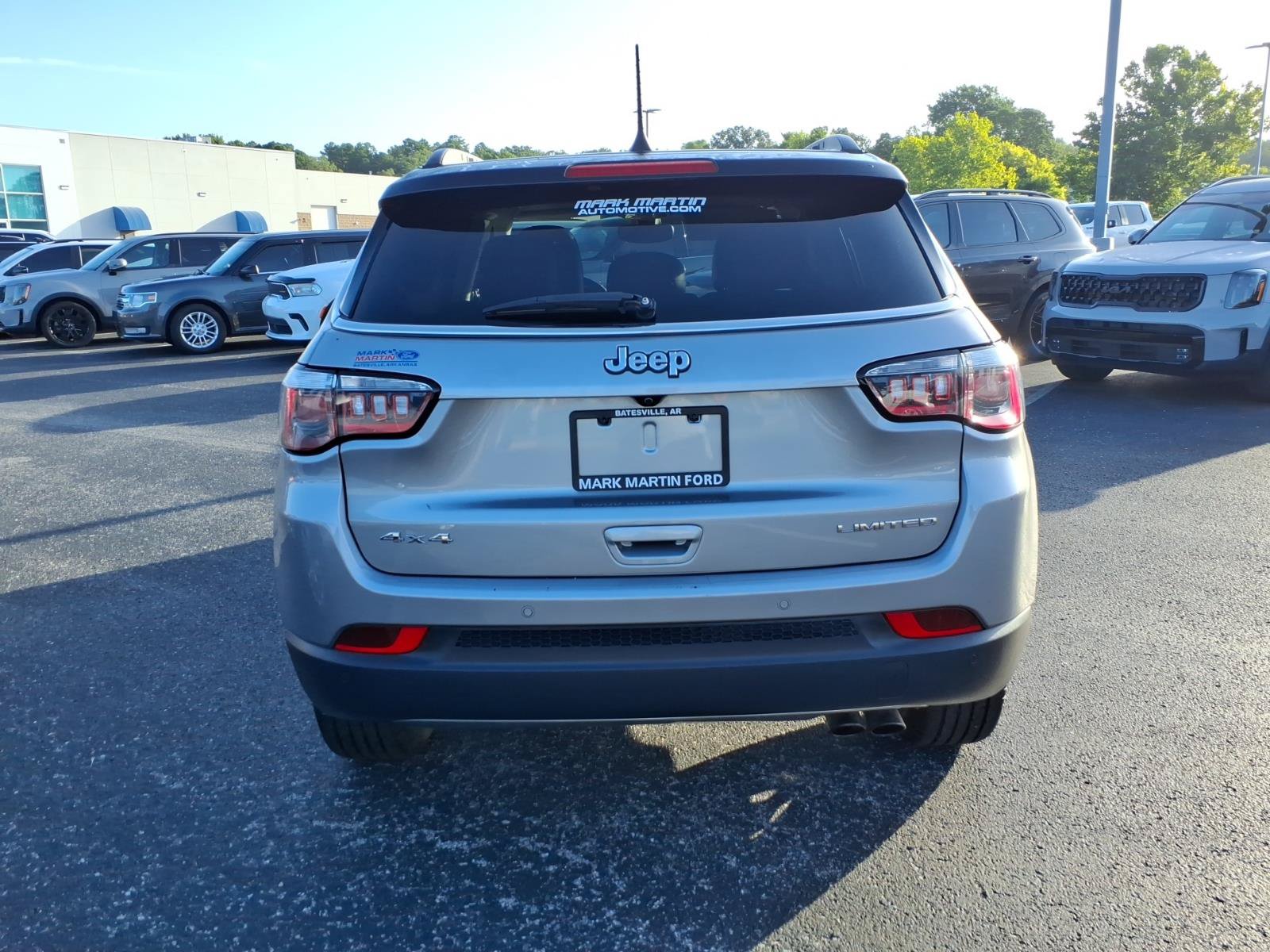 Used 2018 Jeep Compass Limited w/ Navigation Group AWD/4WD image 4