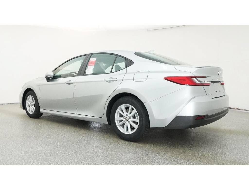 New 2026 Toyota Camry Hybrid FWD image 28