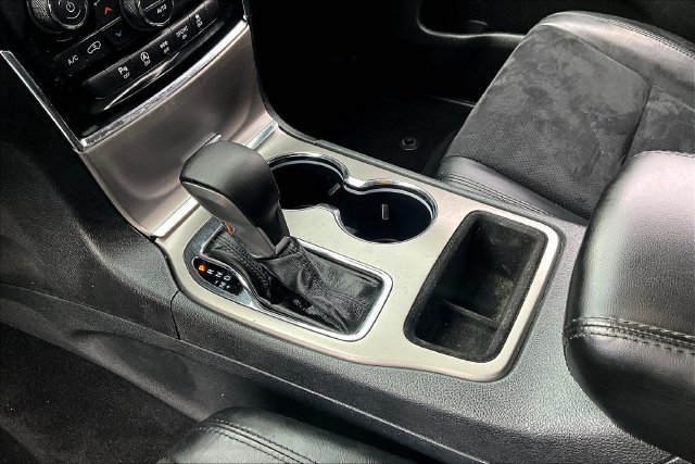 Used 2019 Jeep Grand Cherokee Laredo w/ Laredo X Package AWD/4WD image 18