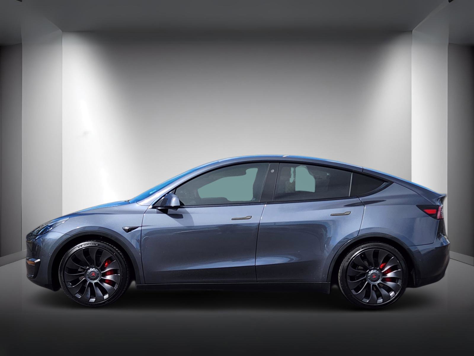 Used 2022 Tesla Model Y Performance image 2