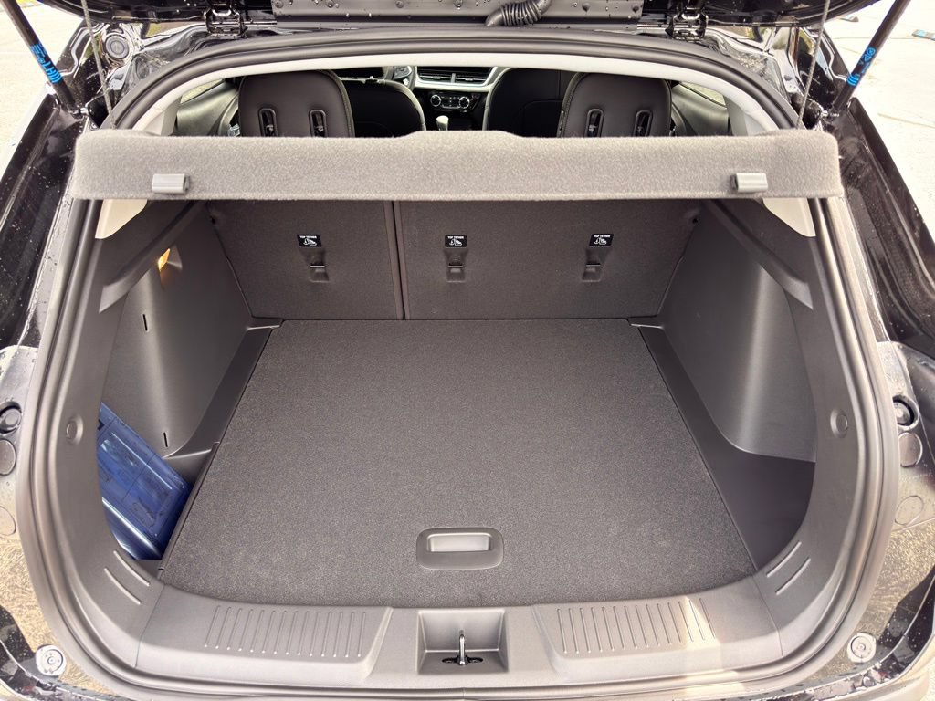 New 2026 Chevrolet Trax LT FWD image 30