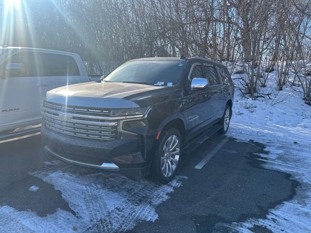 Used 2023 Chevrolet Suburban Premier image 4