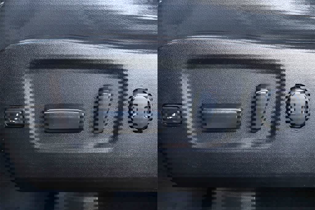 Used 2017 Toyota Highlander SE image 21