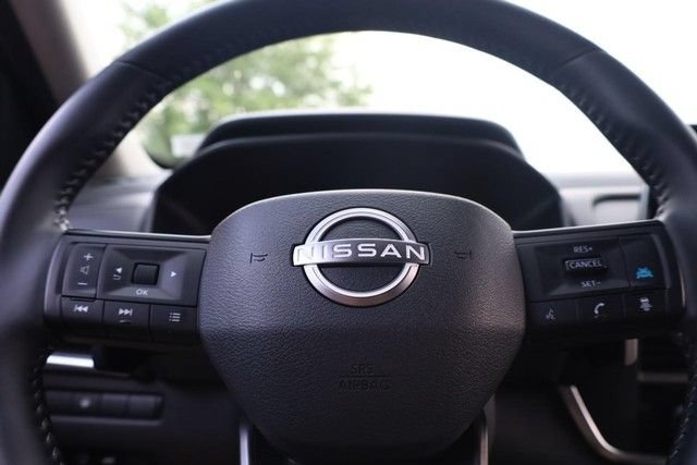 Certified 2025 Nissan Rogue SV FWD image 9