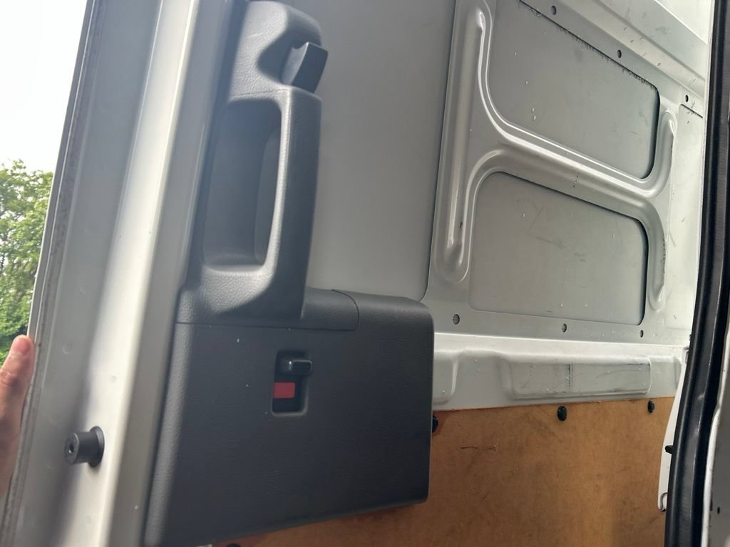 Used 2020 Nissan NV 2500 SV RWD image 18