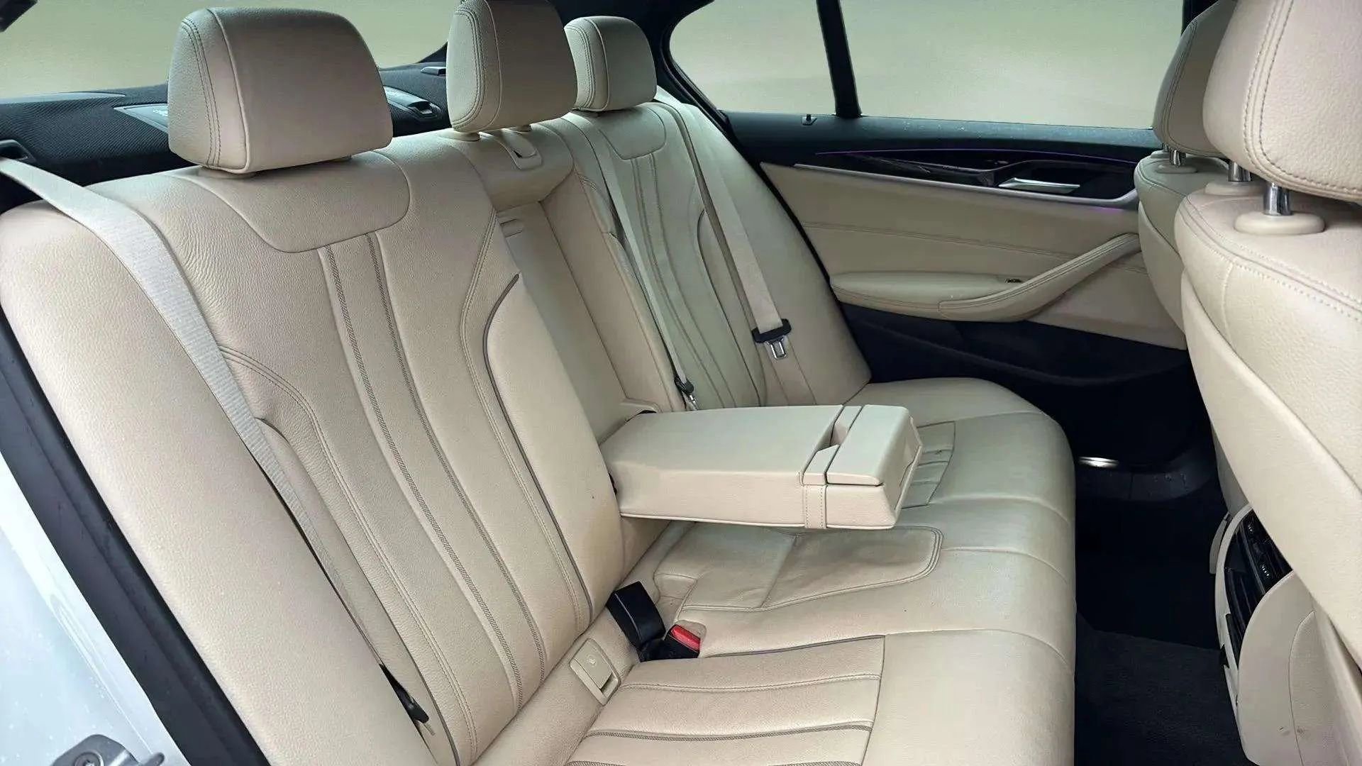 Used 2019 BMW 530i w/ Convenience Package image 23