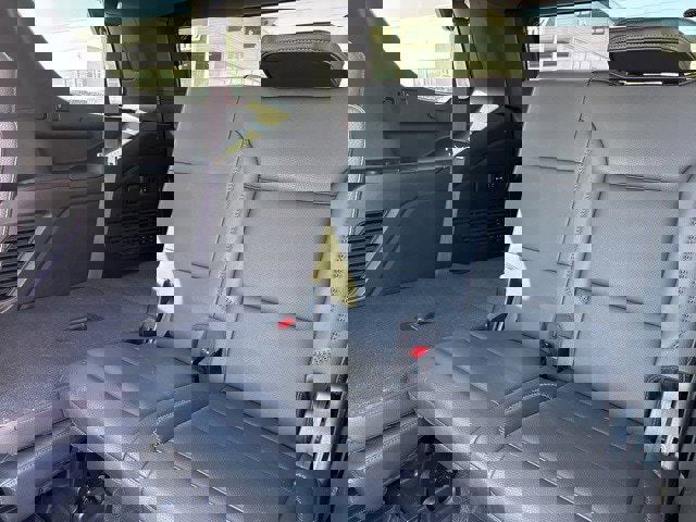 Used 2021 GMC Yukon Denali w/ Denali Premium Package image 9