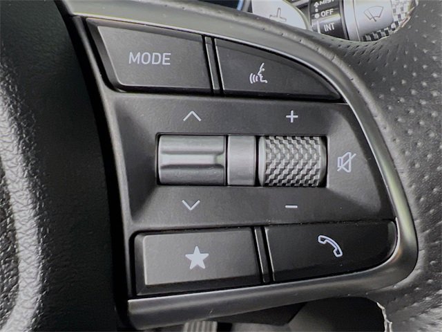 Used 2025 Genesis G70 2.5T image 17