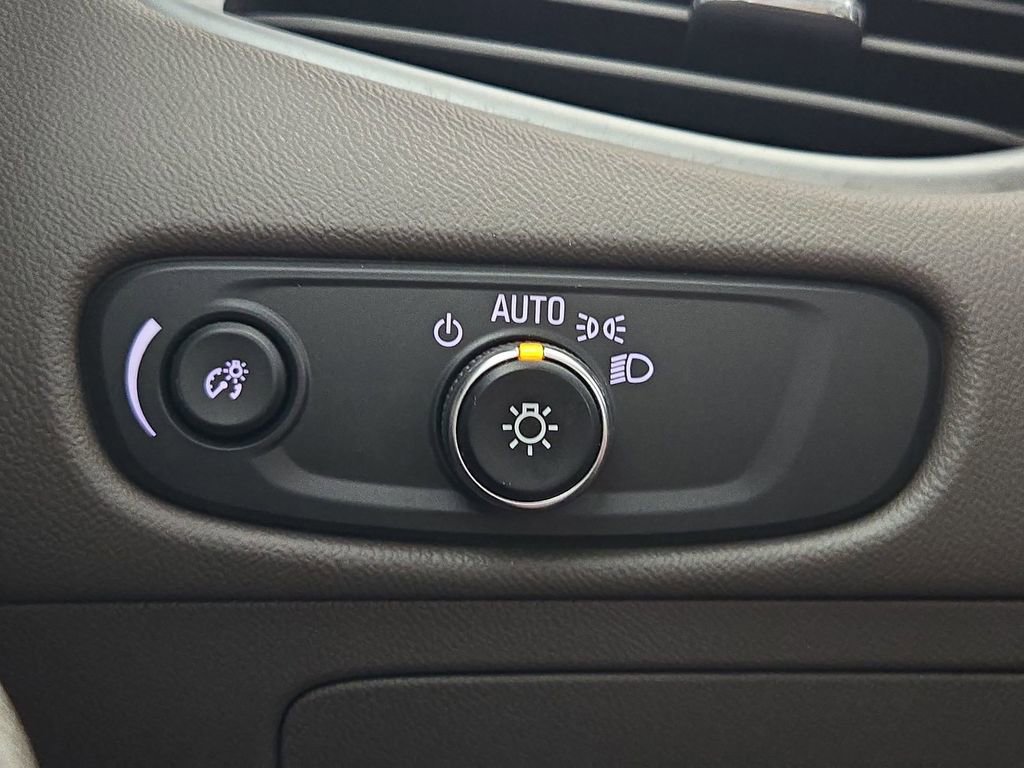 Used 2024 Chevrolet Malibu LT FWD image 23