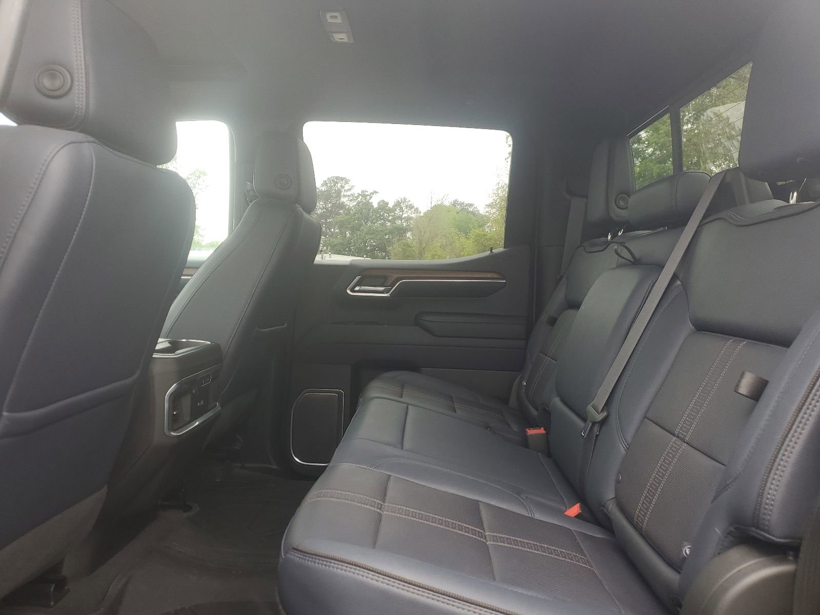 Certified 2022 Chevrolet Silverado 1500 High Country w/ High Country Premium Package image 12