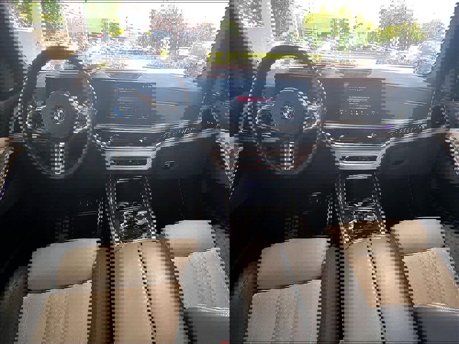 Used 2024 BMW X7 M60i w/ Executive Package image 15