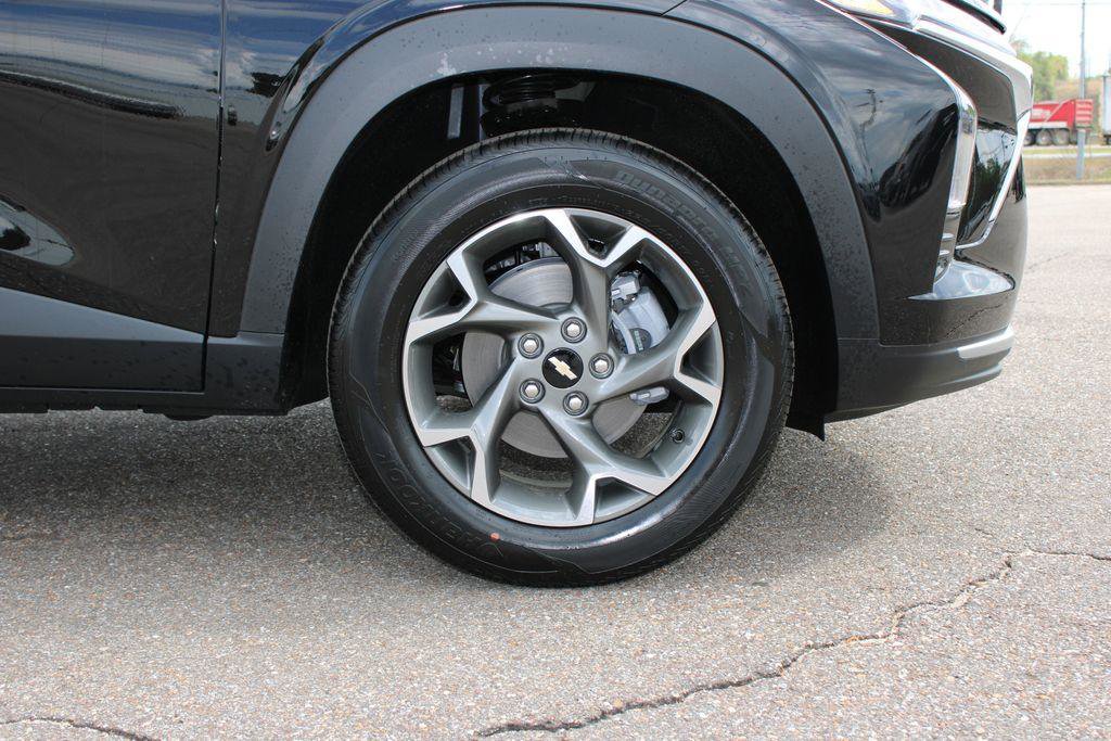 New 2026 Chevrolet Trax LT w/ Driver Confidence Package image 5