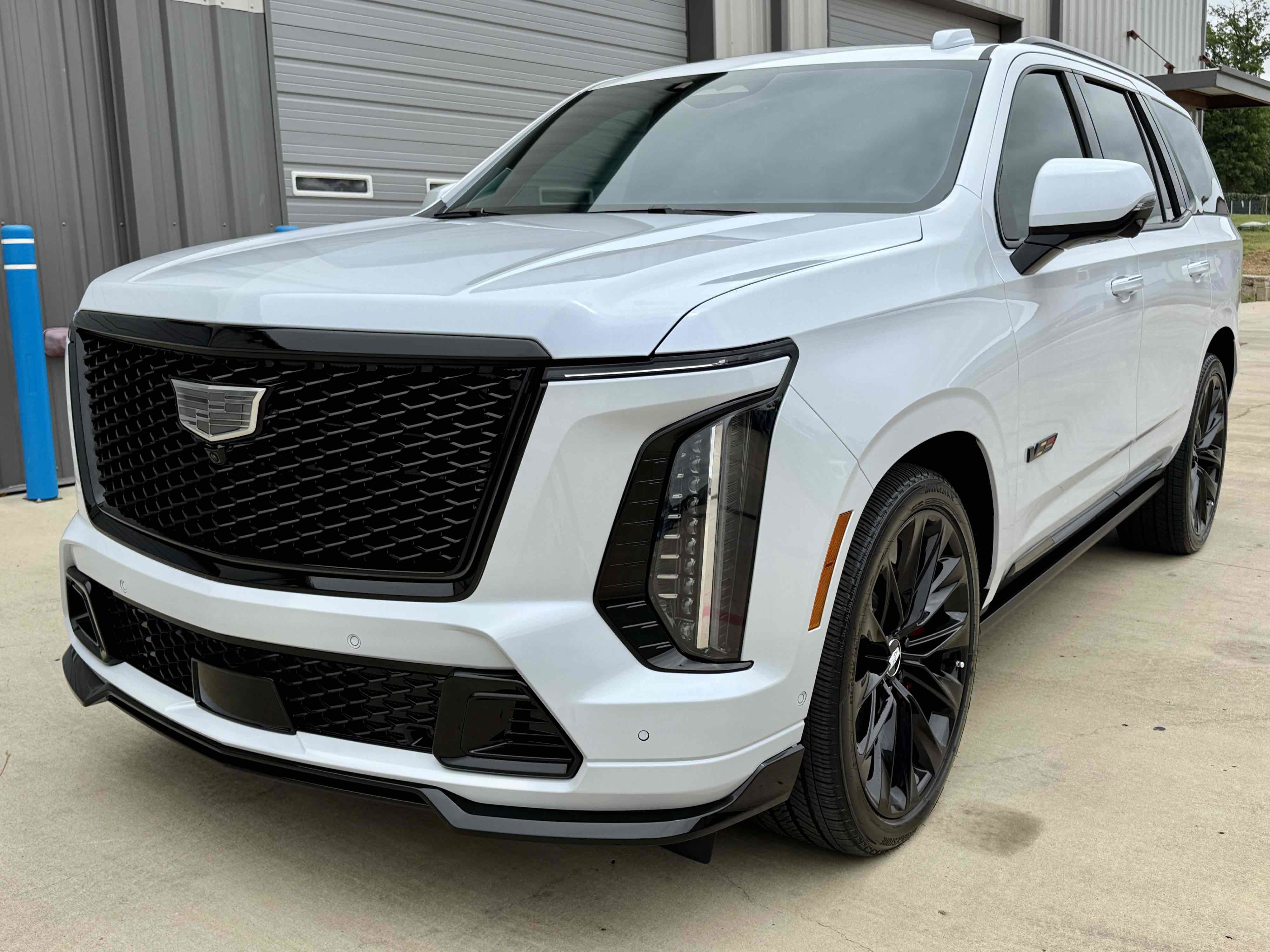 Used 2026 Cadillac Escalade V w/ LPO, ONYX Package AWD/4WD image 6