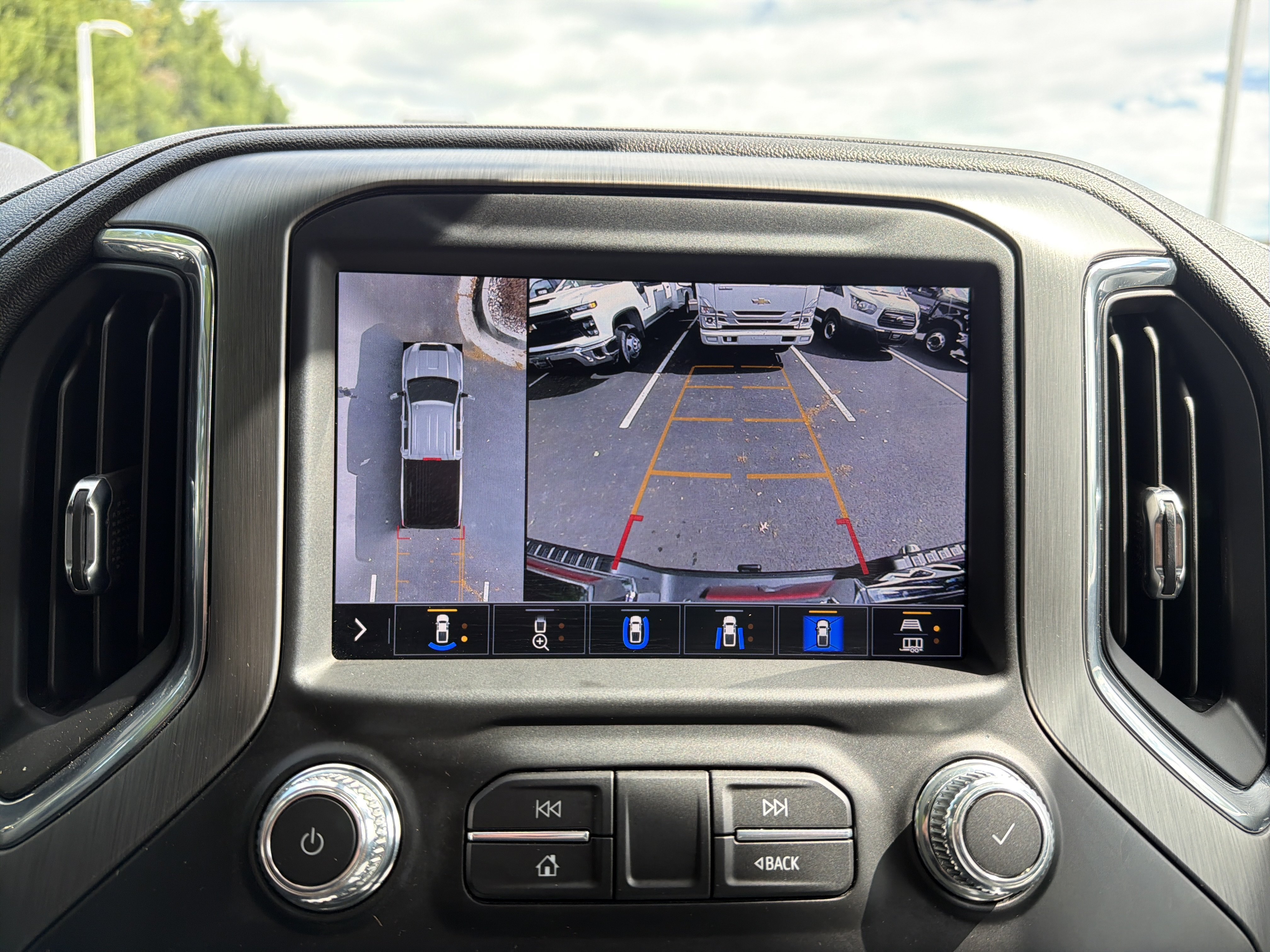 Used 2022 GMC Sierra 2500 Denali w/ Denali Ultimate Package AWD/4WD image 25