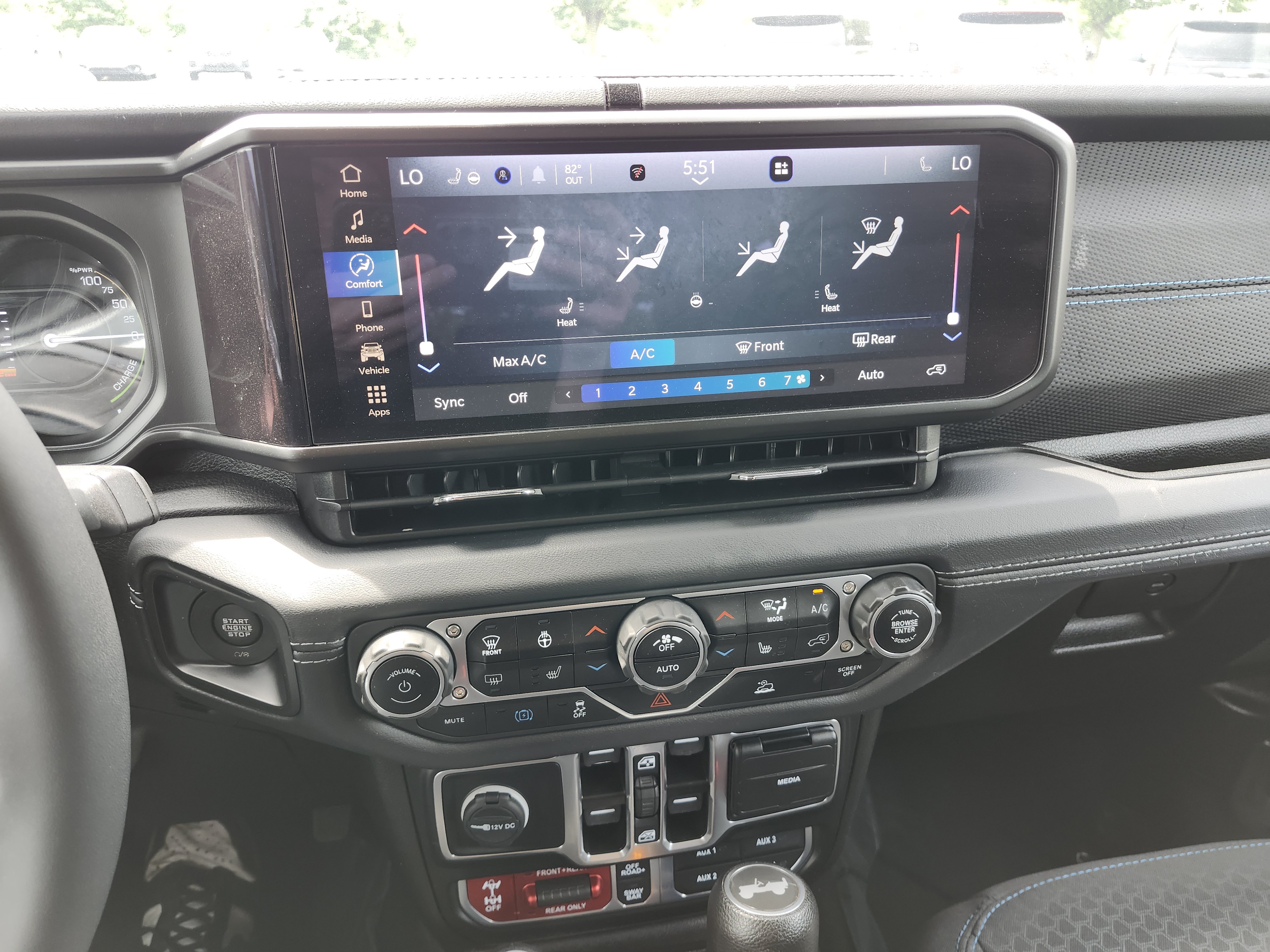 Used 2024 Jeep Wrangler Unlimited Rubicon 4xe w/ Convenience Group AWD/4WD image 31