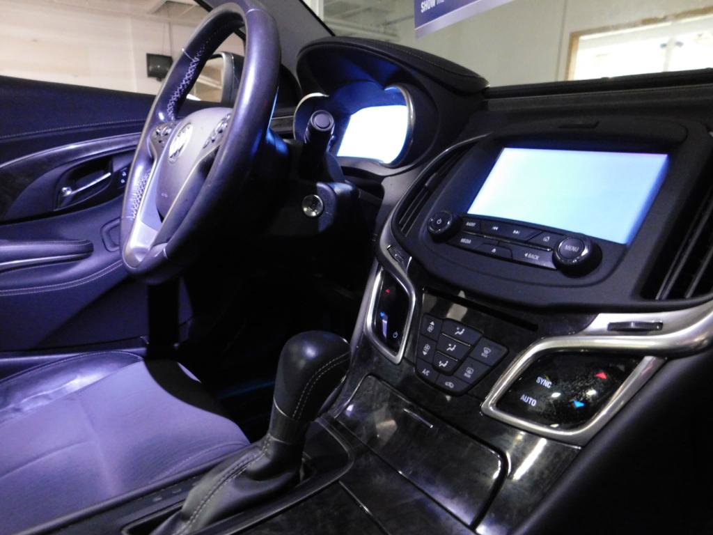 Used 2014 Buick LaCrosse Base image 12