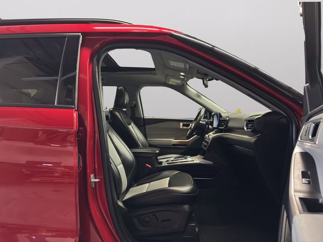 Used 2023 Ford Explorer XLT w/ Equipment Group 202A image 18