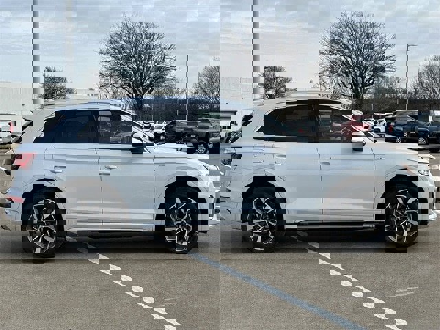 Used 2023 Audi Q5 2.0T Premium Plus w/ Premium Plus Package image 3