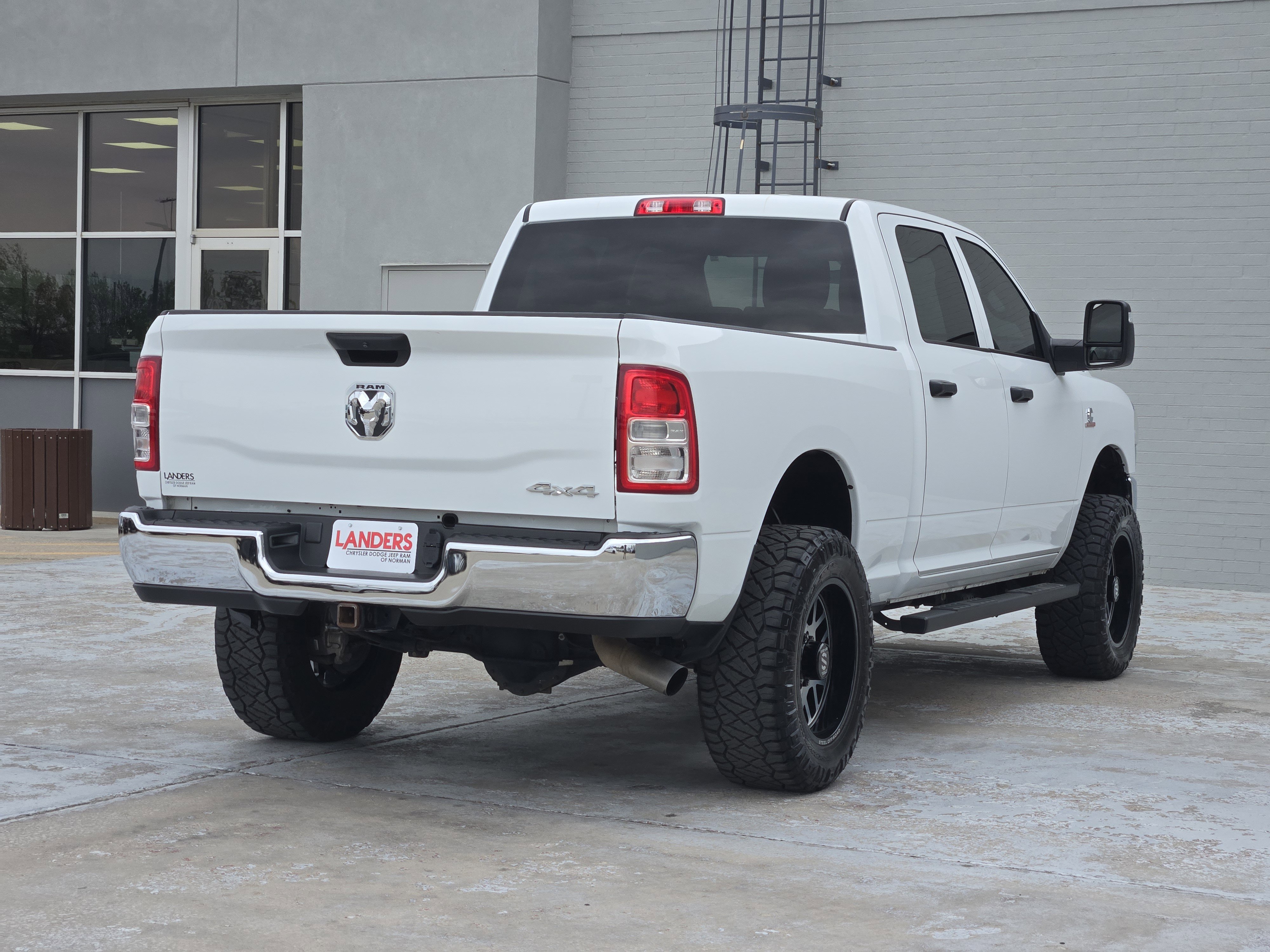 Used 2023 RAM 2500 Tradesman w/ Chrome Appearance Group image 8