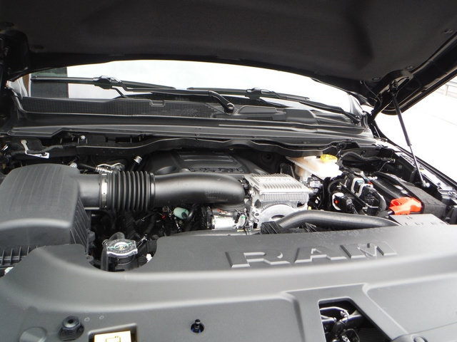 New 2027 RAM 1500 4x4 Crew Cab image 9
