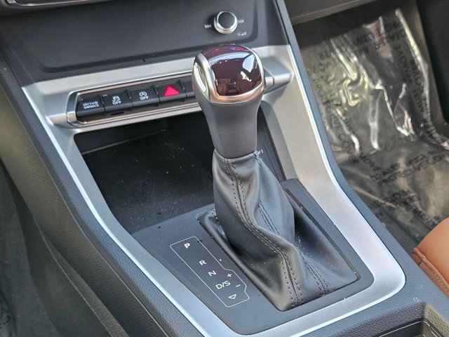 Used 2025 Audi Q3 2.0T Premium image 13