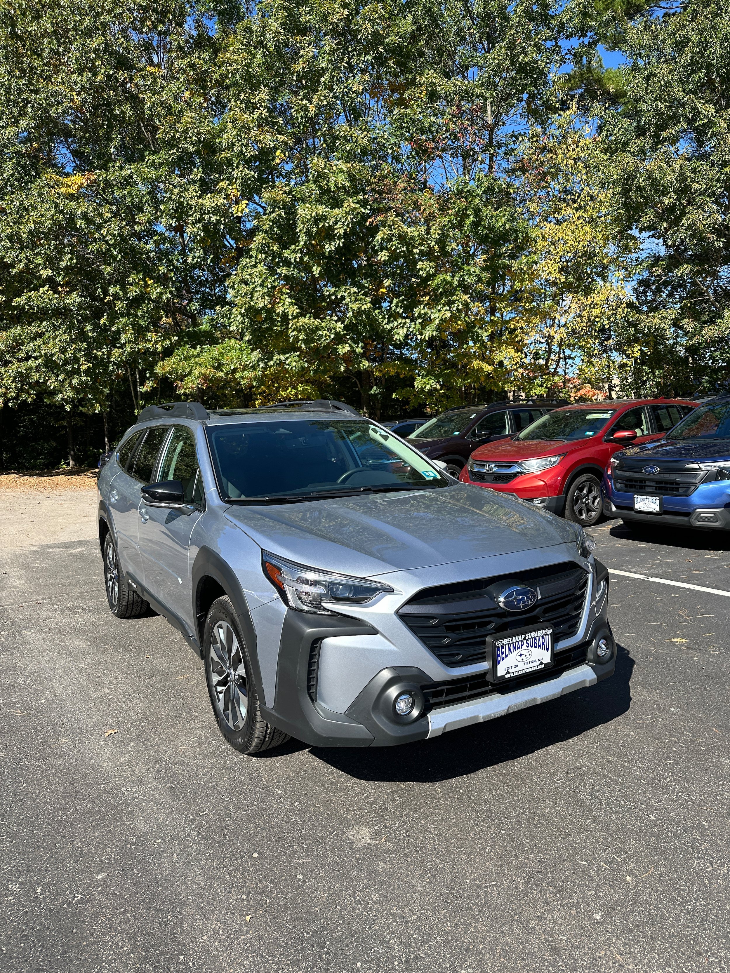 Used 2025 Subaru Outback Limited AWD/4WD image 3