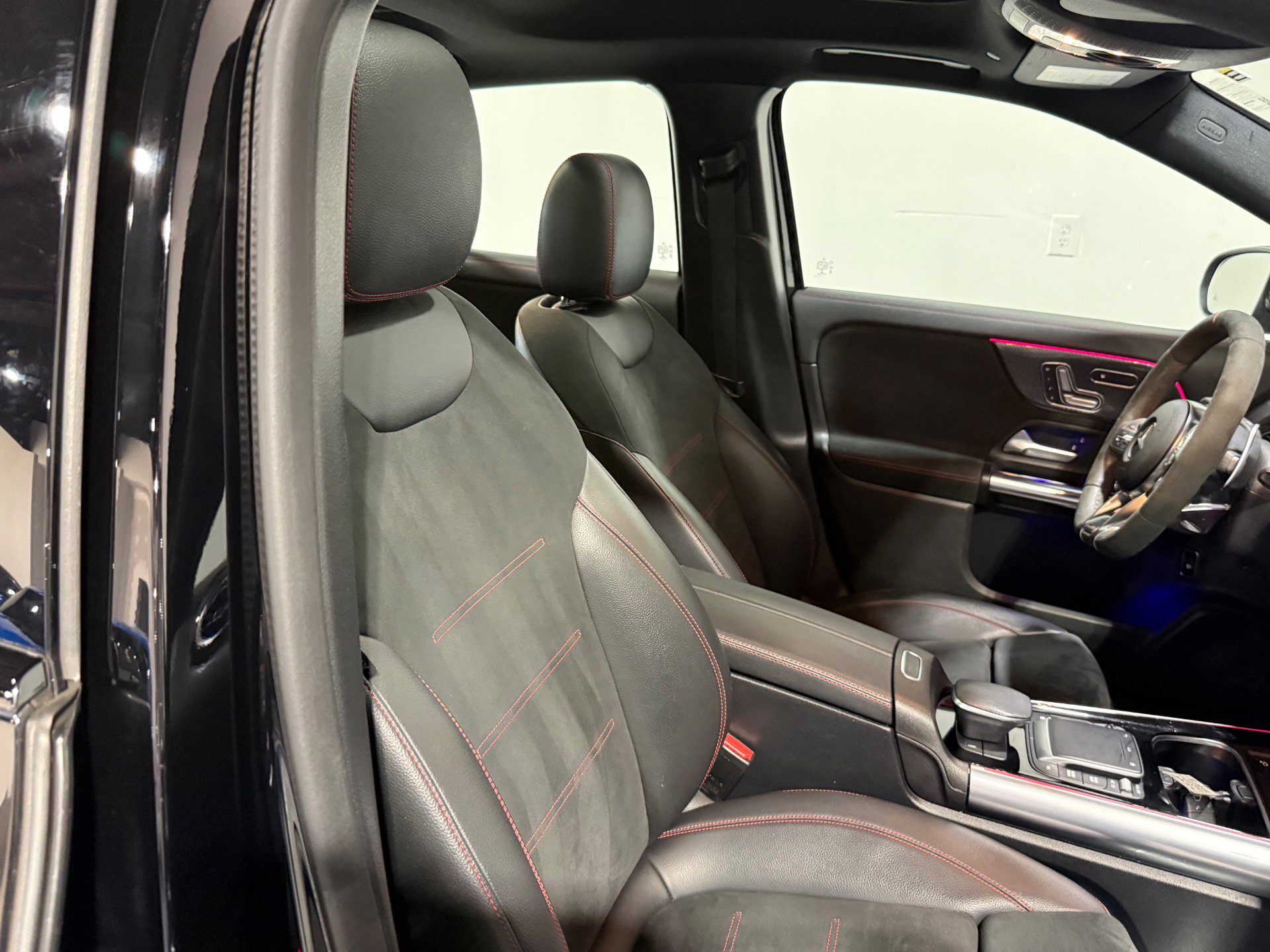 Used 2022 Mercedes-Benz GLA 35 AMG 4MATIC w/ Premium Package Lite image 60