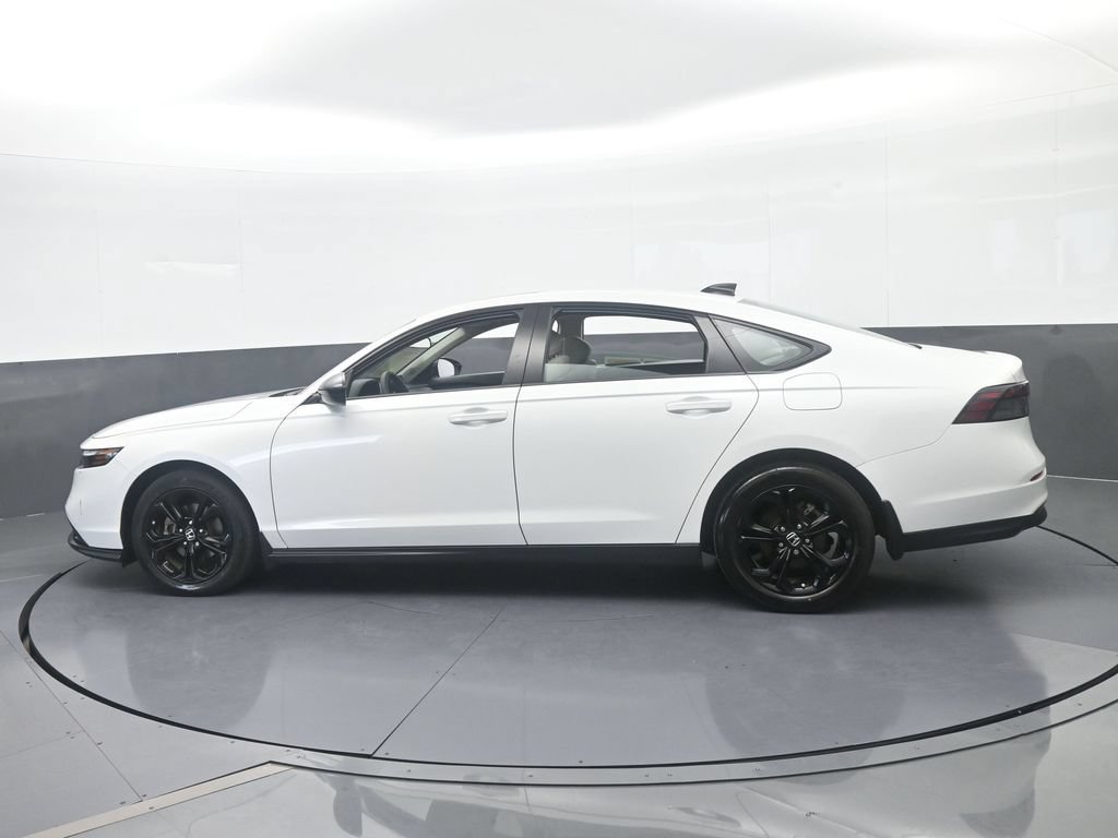 Used 2025 Honda Accord SE image 3