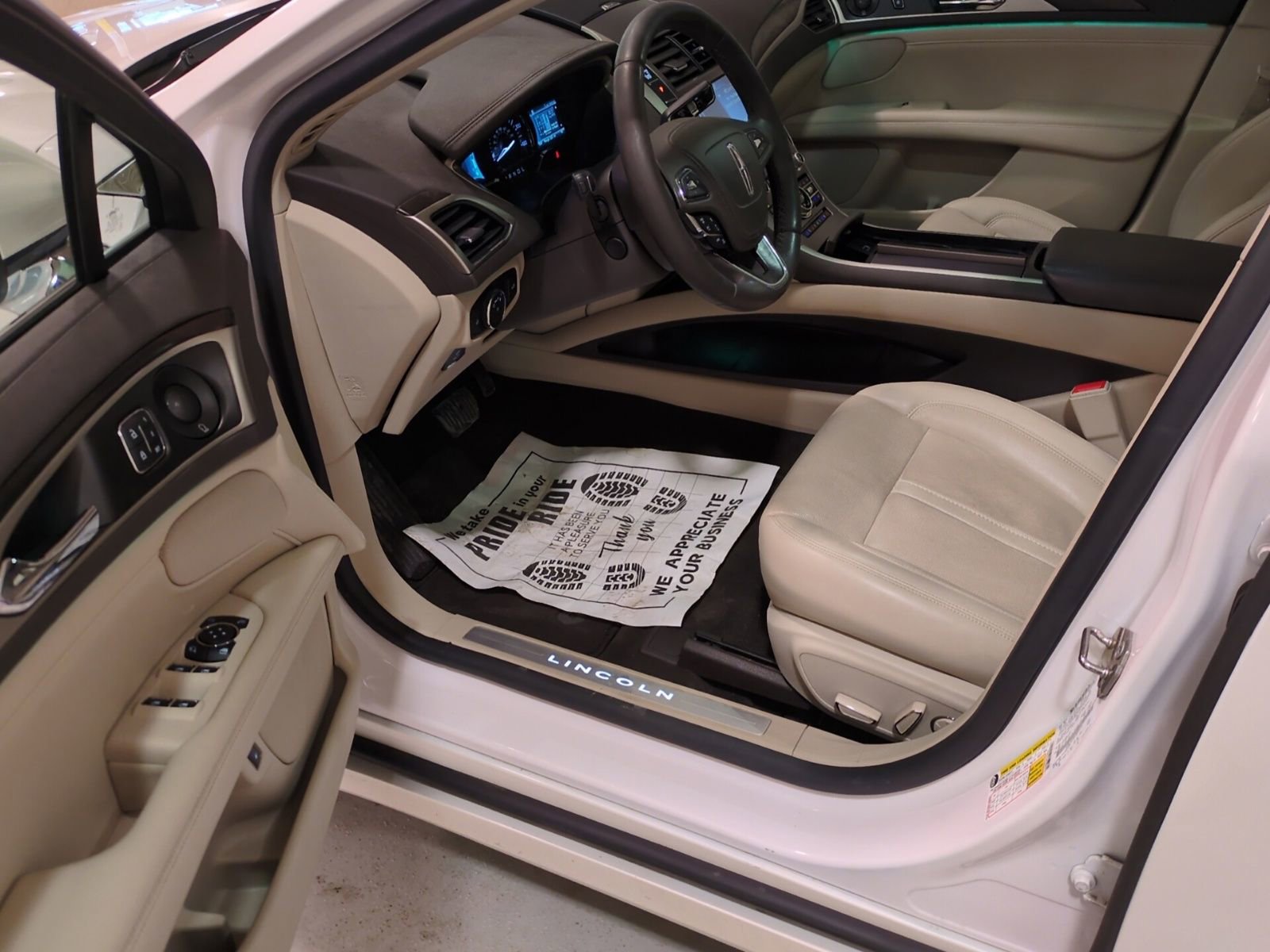 Used 2020 Lincoln MKZ Reserve w/ Elements Package image 17