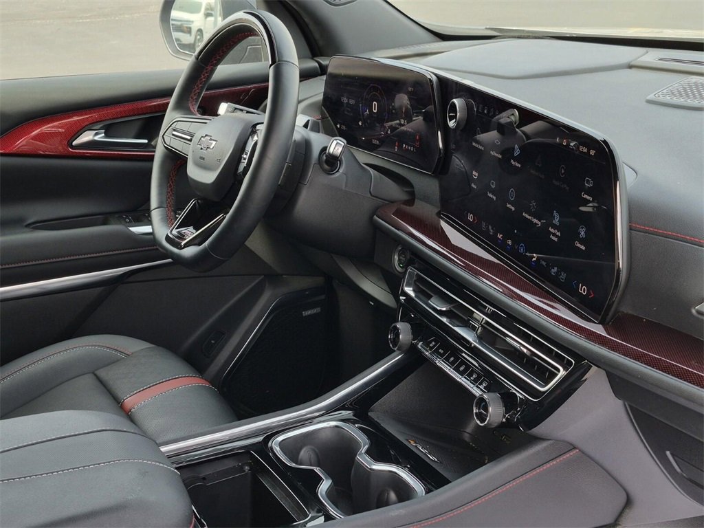 Certified 2025 Chevrolet Traverse RS w/ LPO, Floor Liner Package image 11