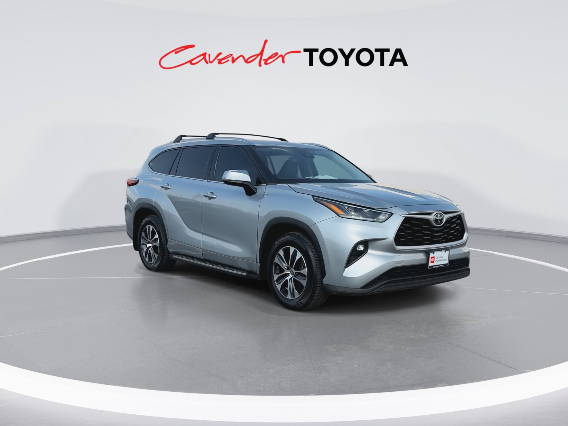 Certified 2021 Toyota Highlander XLE FWD image 2
