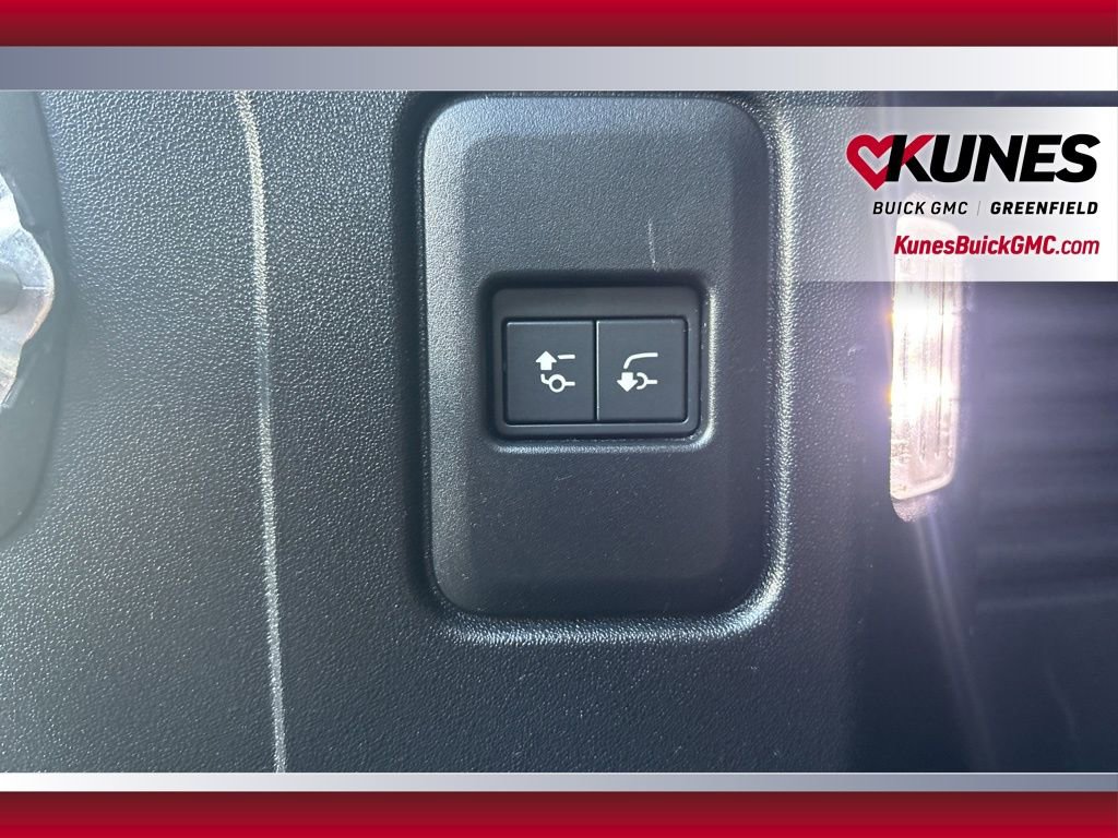 Used 2024 Land Rover Defender 130 X-Dynamic SE image 44