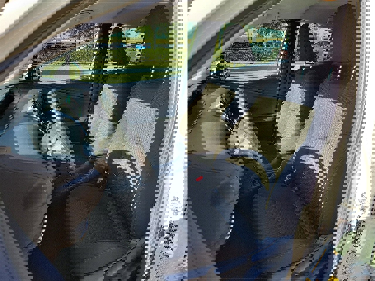 Used 2020 Toyota Prius LE w/ Carpet Mat Package image 16