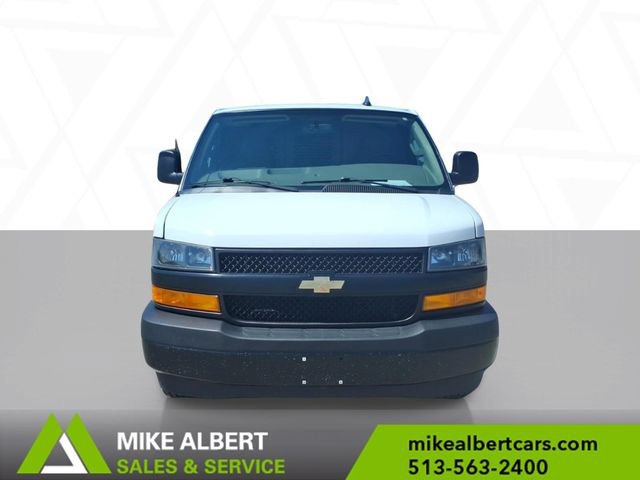 Used 2022 Chevrolet Express 3500 Extended w/ Driver Convenience Package RWD image 2