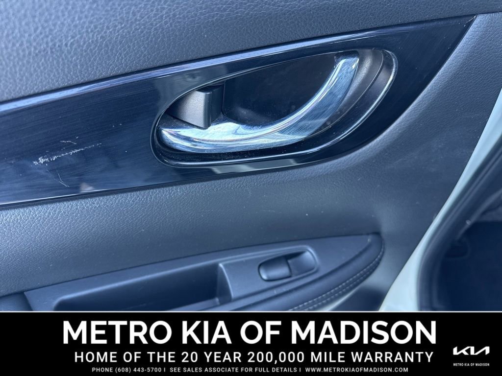 Used 2017 Nissan Rogue Sport SL w/ SL Premium Package image 25