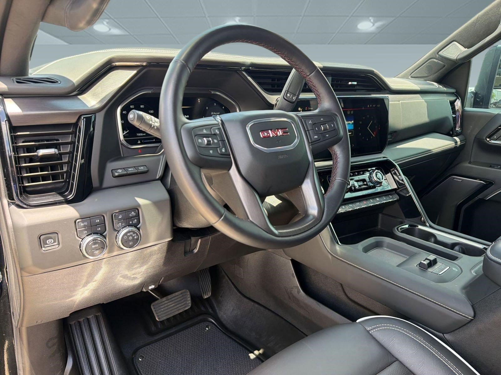 Used 2025 GMC Sierra 2500 AT4X AWD/4WD image 4