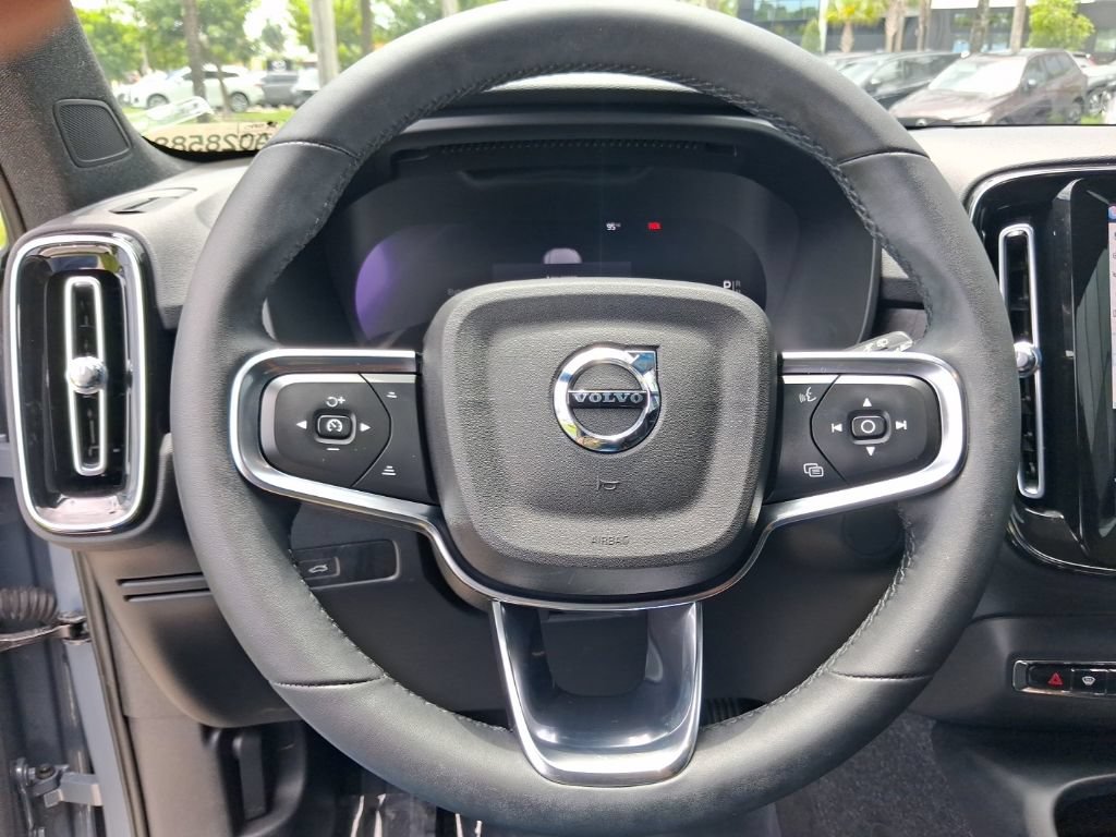 Certified 2023 Volvo XC40 Recharge Core AWD/4WD image 16