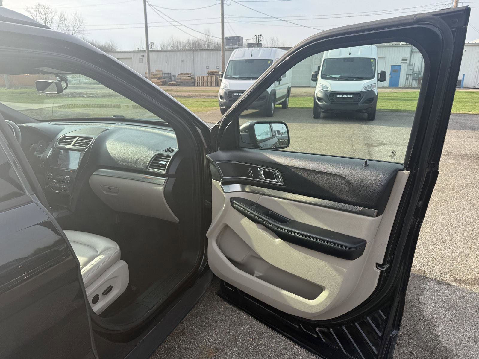 Used 2019 Ford Explorer XLT w/ Equipment Group 202A image 32