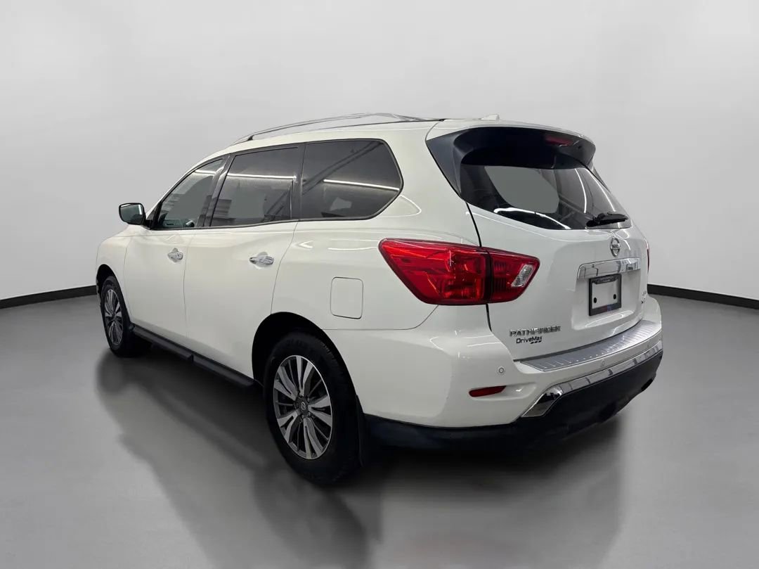 Used 2020 Nissan Pathfinder SV AWD/4WD image 7