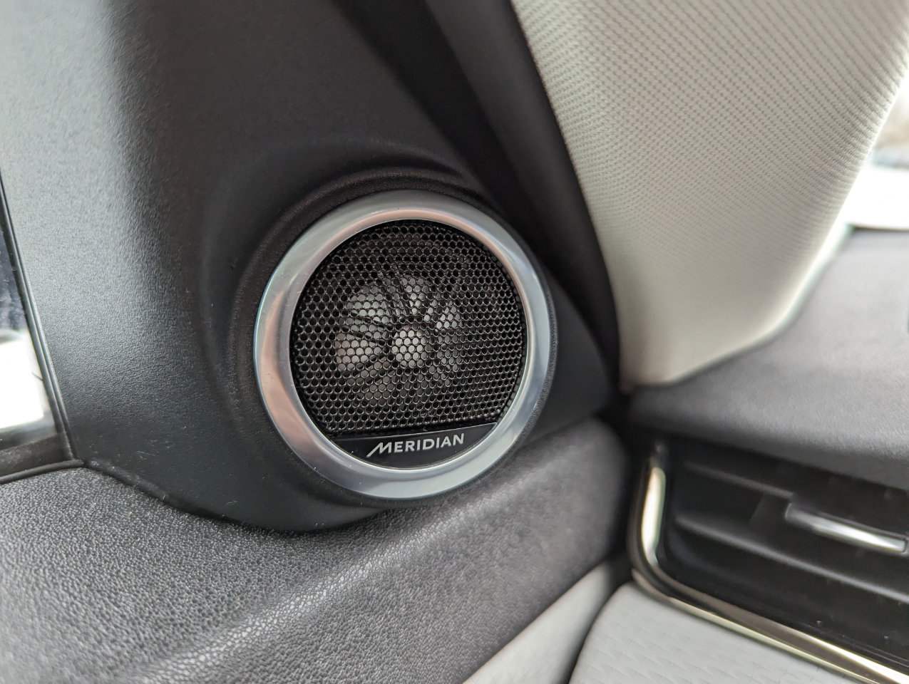 Used 2022 Land Rover Range Rover Evoque R-Dynamic S image 29