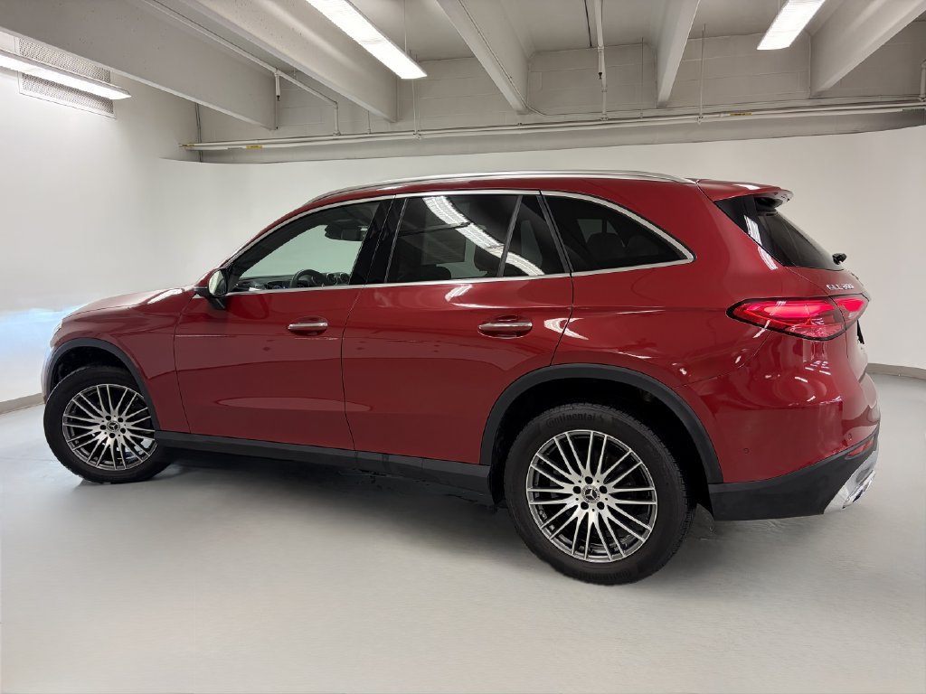 Certified 2025 Mercedes-Benz GLC 300 4MATIC image 8