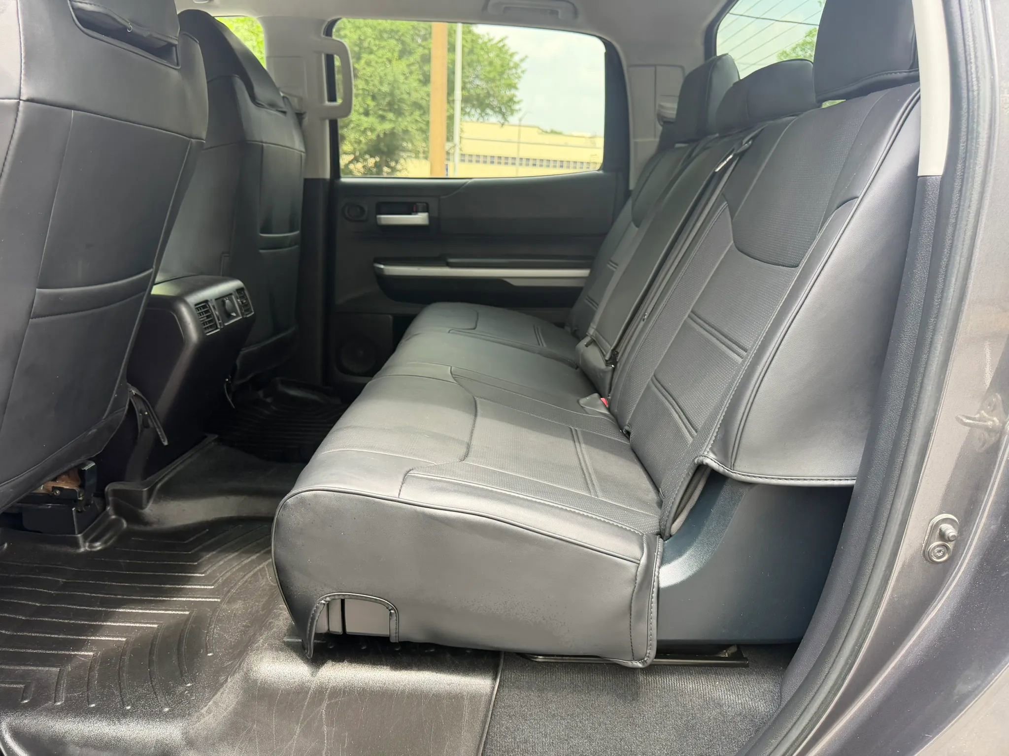 Used 2016 Toyota Tundra SR5 w/ SR5 Upgrade Package AWD/4WD image 10
