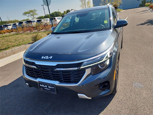 Used 2024 Kia Seltos EX image 4