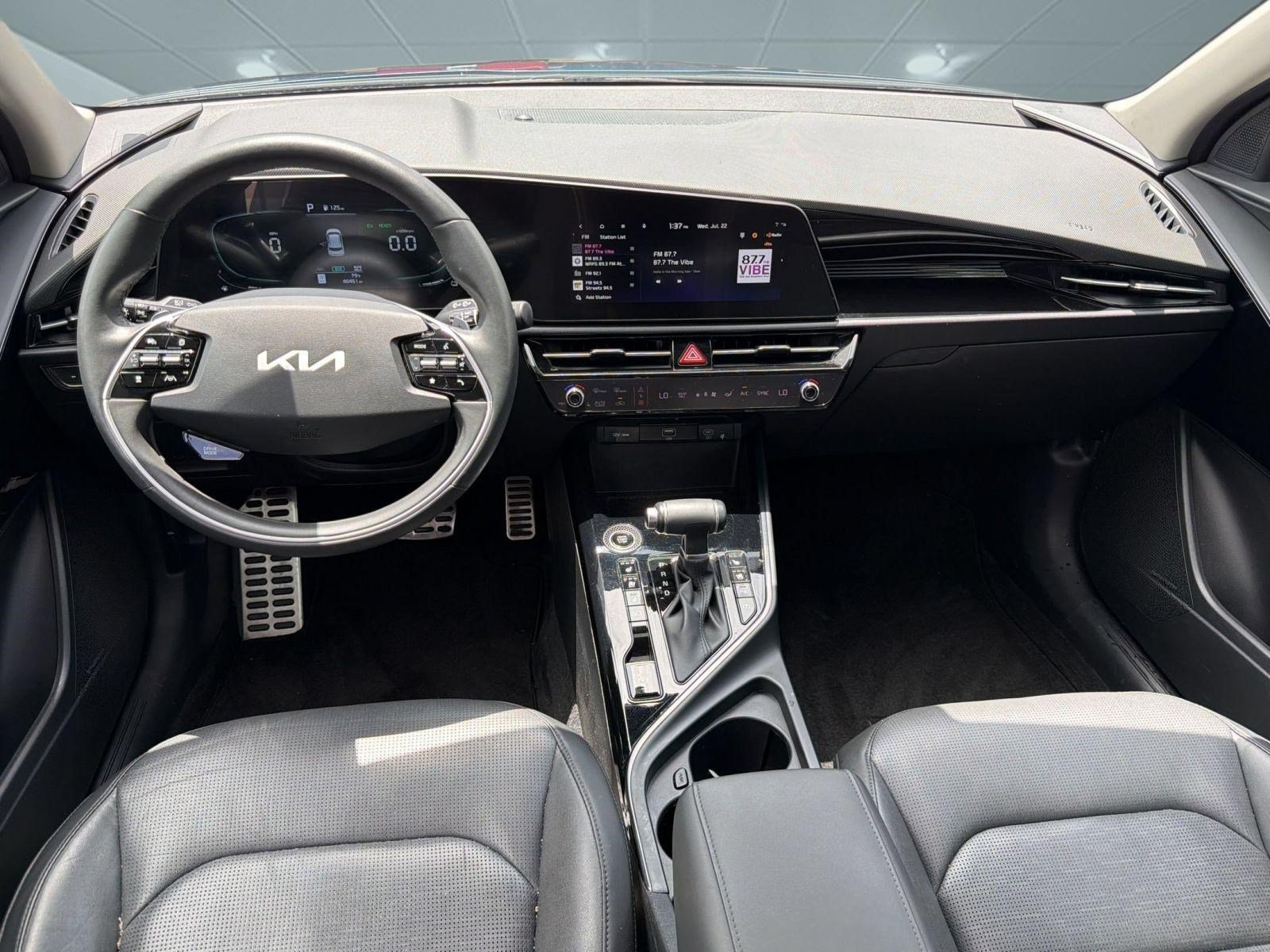 Used 2023 Kia Niro SX Touring FWD image 16