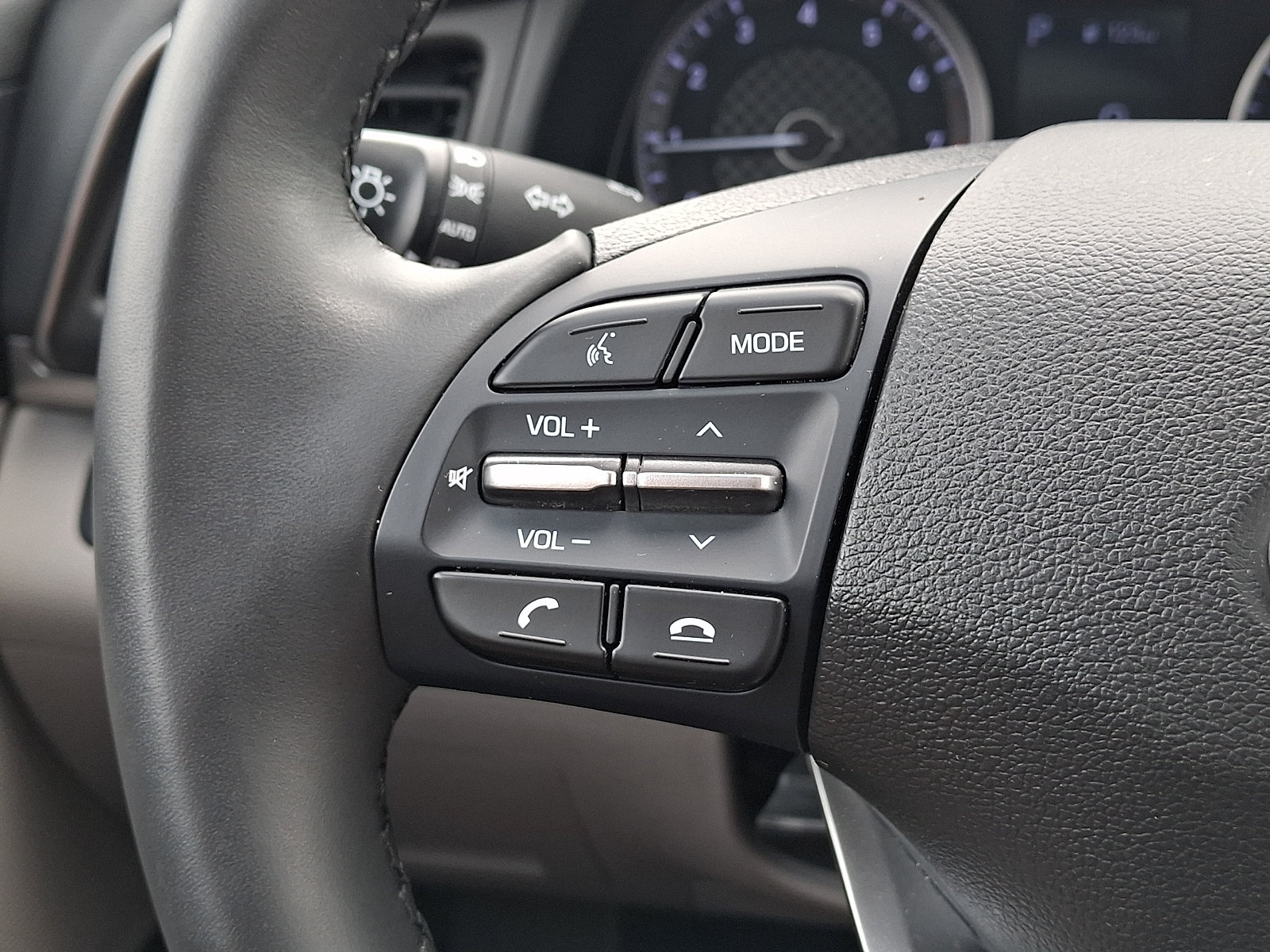 Used 2020 Hyundai Elantra Value Edition FWD image 21