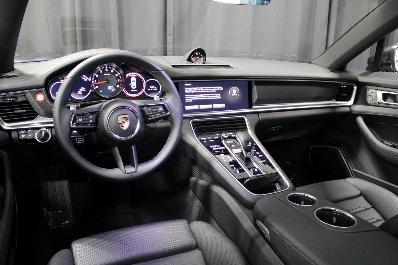 Certified 2023 Porsche Panamera 4 Platinum Edition w/ Assistance Package image 4