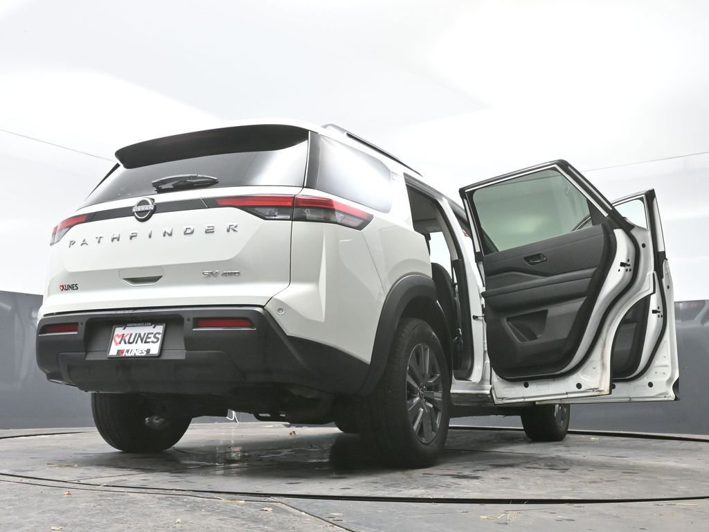 Used 2024 Nissan Pathfinder SV image 76