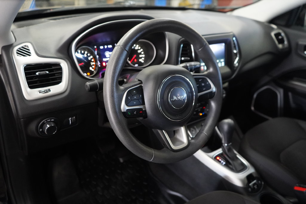 Used 2019 Jeep Compass Sport FWD image 17