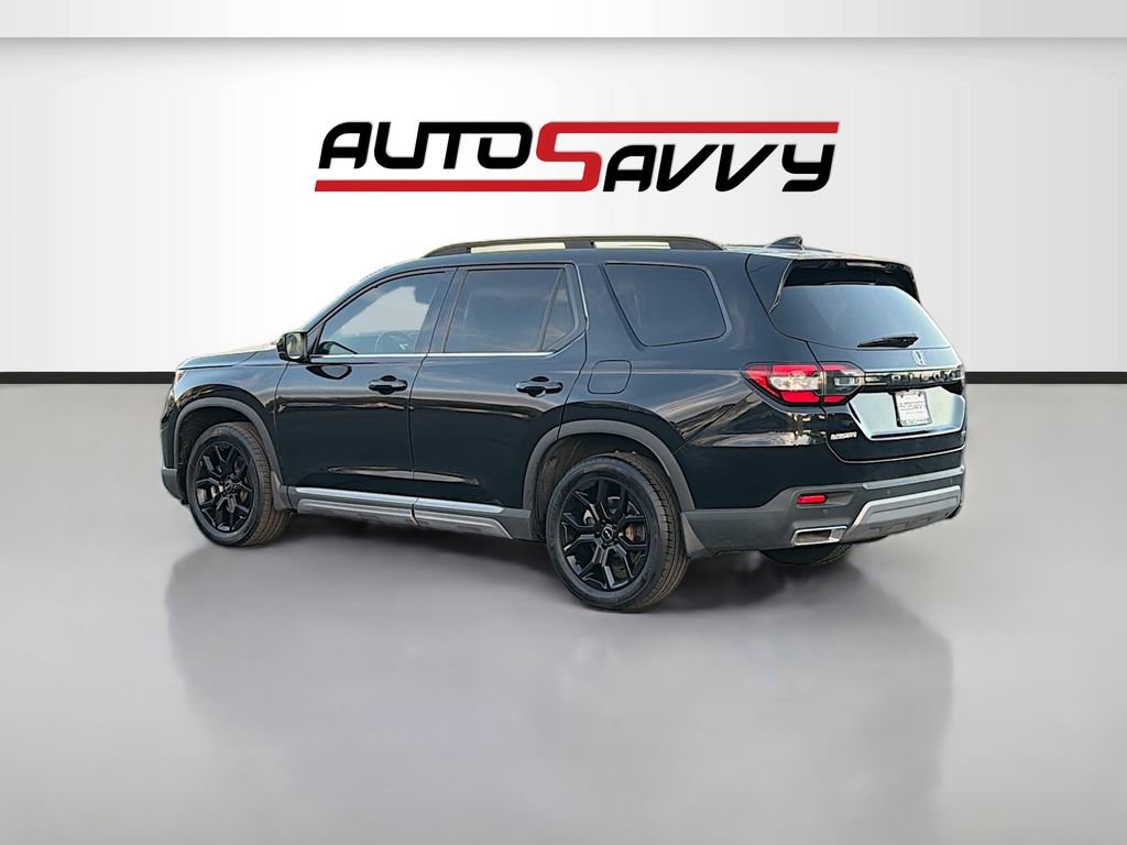 Used 2025 Honda Pilot Touring image 5